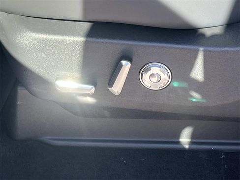 New 2025 Lincoln Navigator Reserve w/ Jet Appearance Package image 11