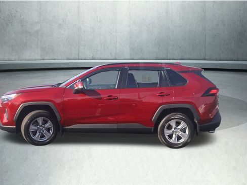 Used 2022 Toyota RAV4 XLE w/ Convenience Package AWD/4WD image 19