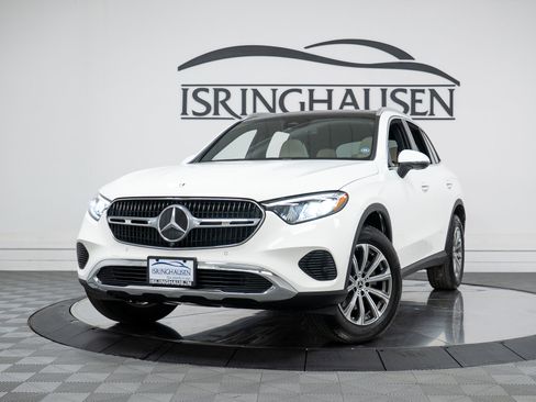 Used 2025 Mercedes-Benz GLC 300 4MATIC image 26