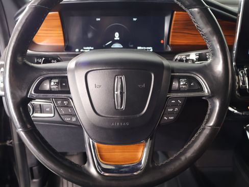 Used 2020 Lincoln Navigator Reserve AWD/4WD image 3