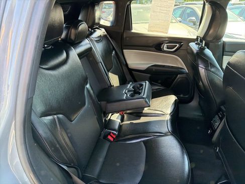Used 2023 Jeep Compass Limited AWD/4WD image 14