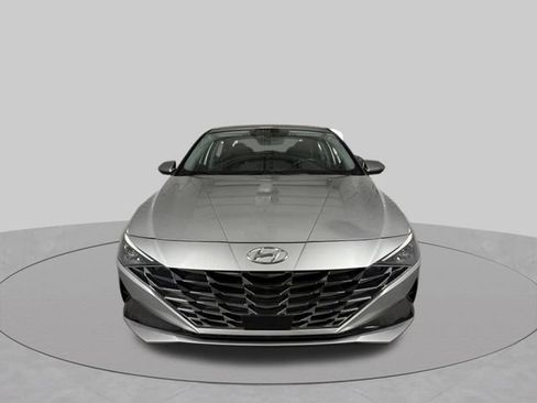 Used 2021 Hyundai Elantra SEL w/ Convenience + Premium Package FWD image 3