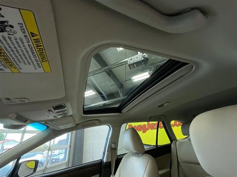 Used 2016 Subaru Outback 2.5i Limited AWD/4WD image 14