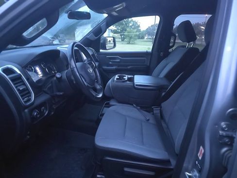 Used 2022 RAM 1500 Big Horn AWD/4WD image 3