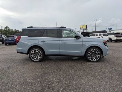 New 2027 Ford Expedition Platinum w/ Platinum Ultimate Package