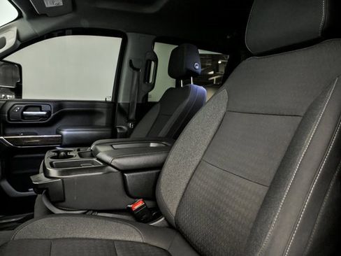 Used 2022 GMC Sierra 2500 SLE w/ SLE Value Package; image 11