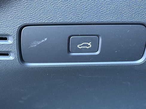 Used 2023 Volvo C40 P8 Recharge Plus AWD/4WD image 32
