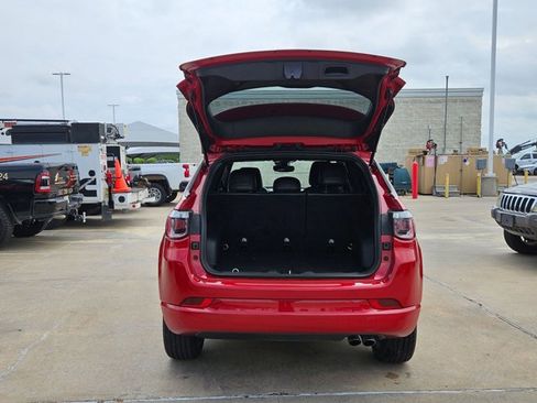 Used 2022 Jeep Compass Limited AWD/4WD image 6