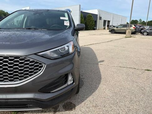 Used 2024 Ford Edge SEL w/ Convenience Package AWD/4WD image 10