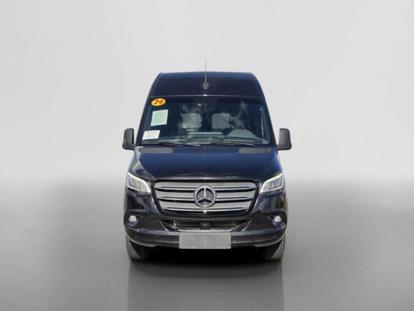 Used 2024 Mercedes-Benz Sprinter 2500 image 9