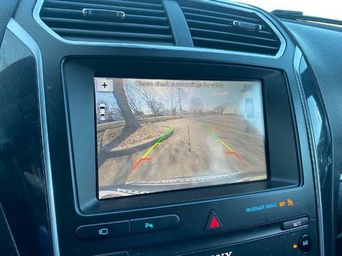 Certified 2019 Ford Explorer Limited w/ Class III Trailer Tow Package image 21