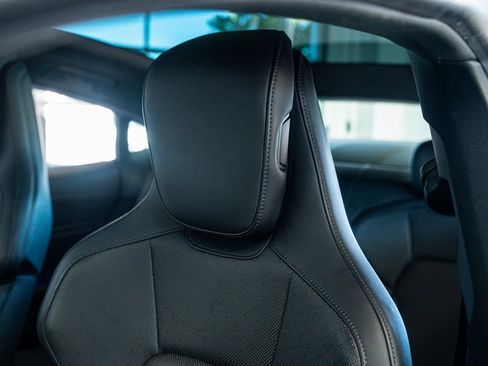 Used 2022 Porsche Taycan 4S image 39