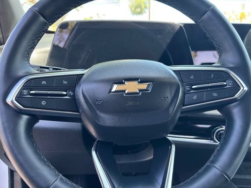 Used 2025 Chevrolet Equinox LT FWD image 28