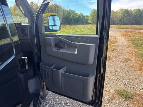 Used 2024 Chevrolet Express 3500 LT w/ LT Preferred Equipment Group image 24