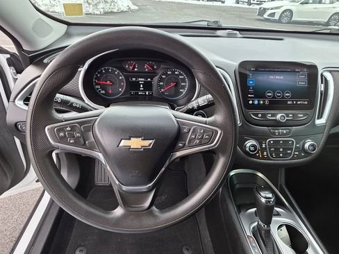 Used 2020 Chevrolet Malibu LT image 15