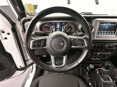 Used 2019 Jeep Wrangler Unlimited Sahara AWD/4WD image 26