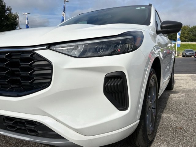 Used 2024 Ford Escape ST-Line w/ Tech Pack #1 AWD/4WD image 21