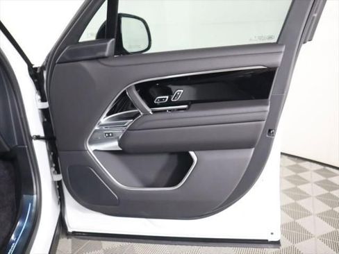 New 2025 Land Rover Range Rover SE image 27