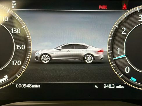 Used 2024 Jaguar XF R-Dynamic SE AWD/4WD image 12