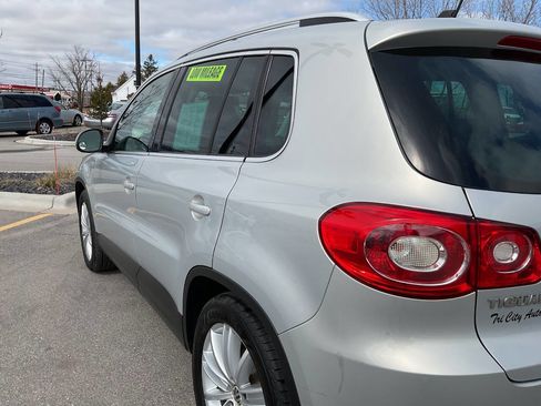 Used 2010 Volkswagen Tiguan S image 5