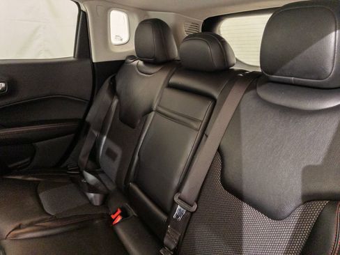 Used 2018 Jeep Compass Trailhawk image 9