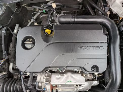 Used 2025 Chevrolet Malibu LT FWD image 13