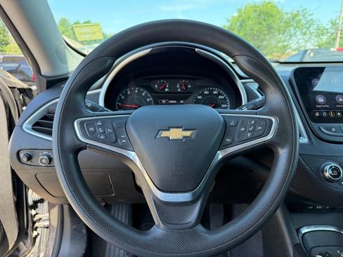 Used 2023 Chevrolet Malibu LT FWD image 14