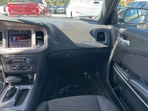 Used 2023 Dodge Charger SXT image 4