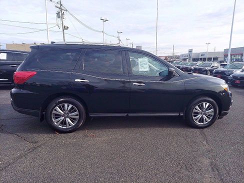 Used 2019 Nissan Pathfinder S image 8
