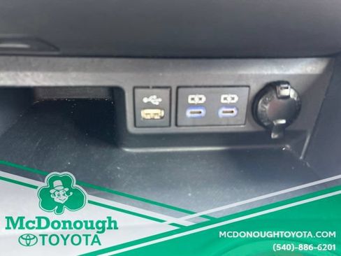 Used 2022 Toyota Highlander XSE AWD/4WD image 18