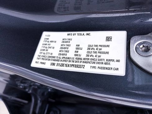 Used 2023 Tesla Model 3 Standard Range RWD image 34
