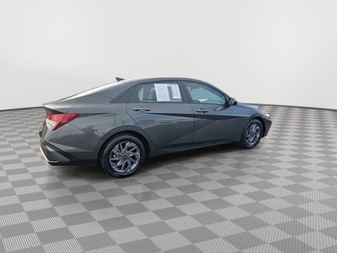 Used 2024 Hyundai Elantra SEL image 11