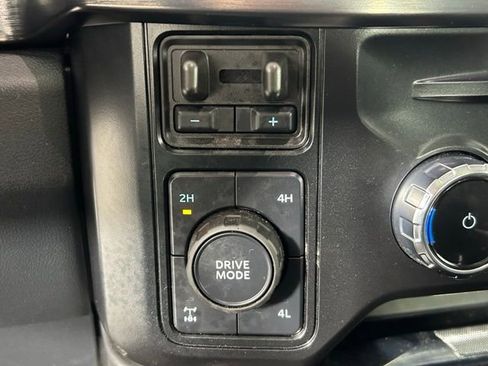 Used 2025 Ford F350 Lariat w/ Black Appearance Package AWD/4WD image 31