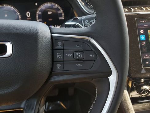 New 2026 Jeep Grand Cherokee L 2WD image 28