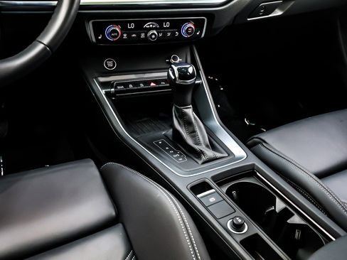 Used 2025 Audi Q3 2.0T Premium w/ Convenience Package image 6