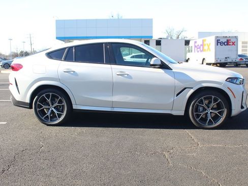 New 2026 BMW X6 xDrive40i image 9