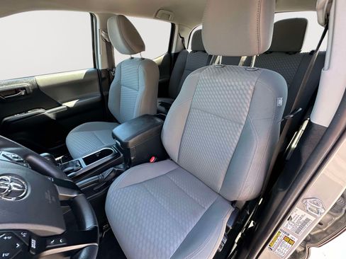 Used 2022 Toyota Tacoma SR w/ SR Convenience Package RWD image 22
