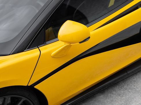 Used 2019 McLaren 570S Spider RWD image 15