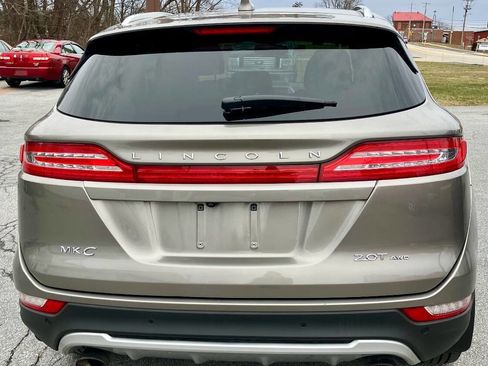 Used 2017 Lincoln MKC Premiere image 5