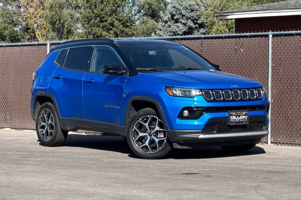 Used 2025 Jeep Compass Limited AWD/4WD image 2