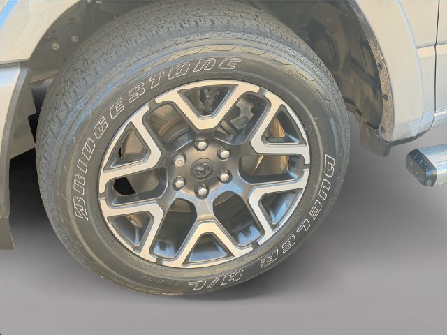 Used 2025 RAM 1500 Laramie AWD/4WD image 9