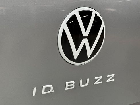 New 2025 Volkswagen ID. Buzz Pro S RWD image 26