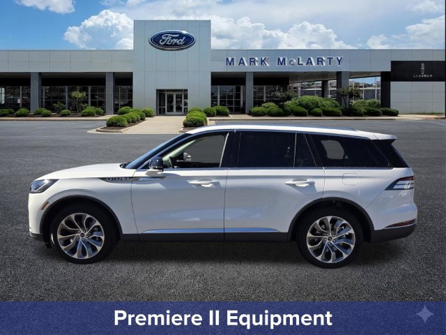 New 2027 Lincoln Aviator AWD image 2