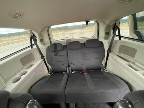 Used 2010 Dodge Grand Caravan Hero image 24