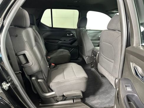 Used 2022 Chevrolet Traverse LT image 27