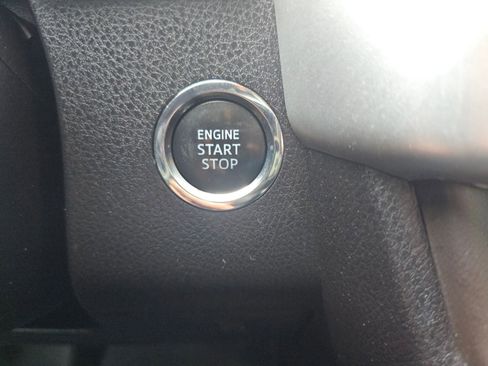 Used 2018 Toyota Highlander XLE image 21