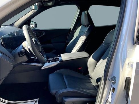 Used 2025 BMW X3 xDrive30i w/ Premium Package image 15