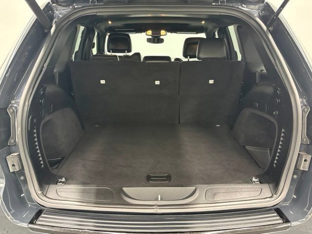 Used 2018 Jeep Grand Cherokee Altitude AWD/4WD image 9