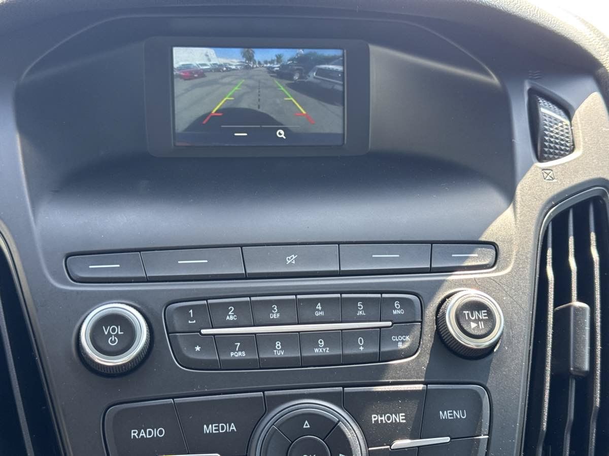 Used 2018 Ford Focus SE FWD image 10