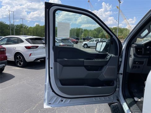 New 2025 Ford F150 Lightning Flash AWD/4WD image 14